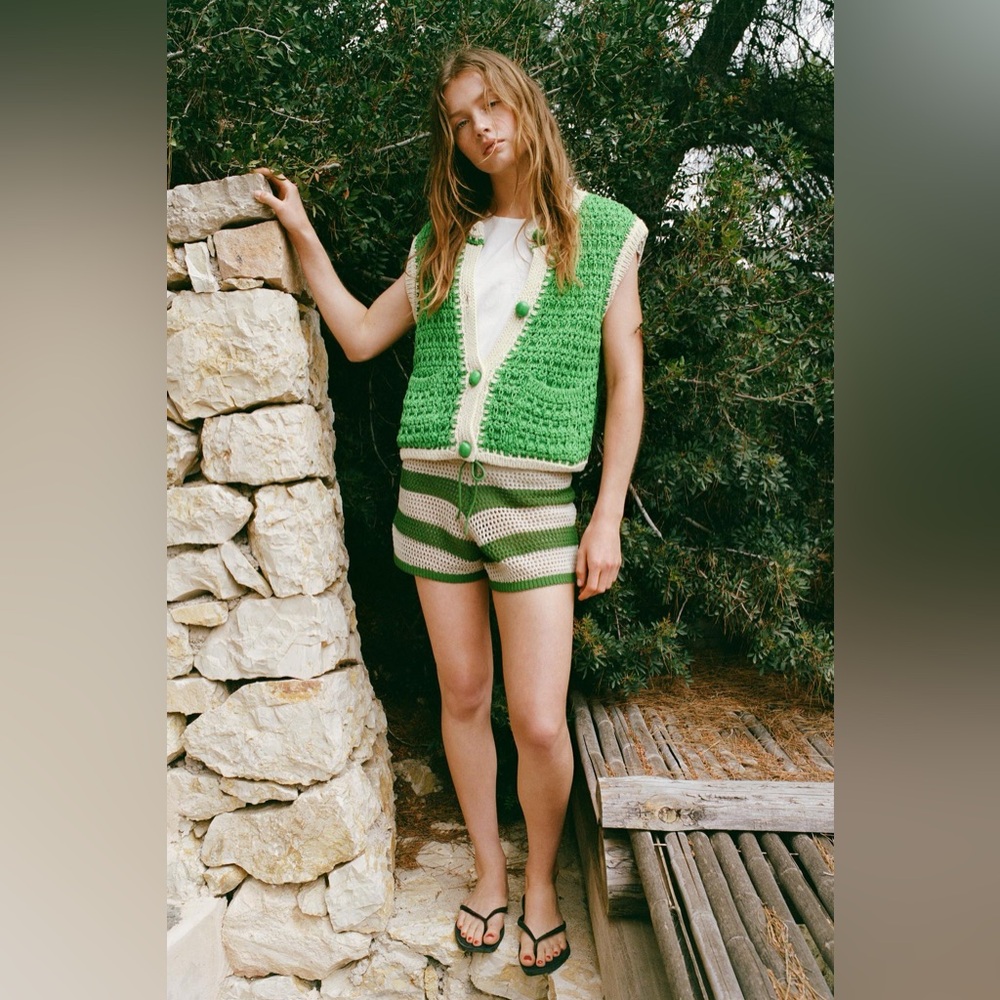ZARA Large Button Knit Vest Top - Picture 3 of 10